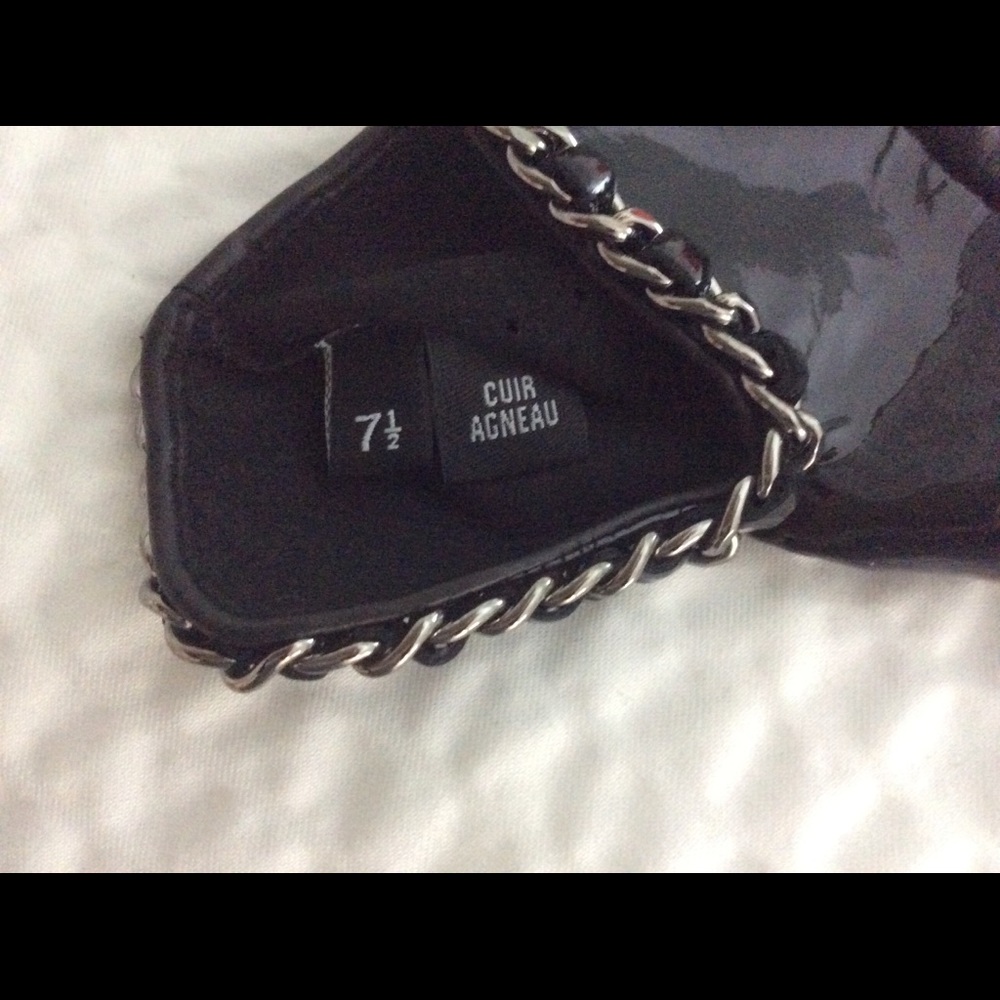 Authentic Chanel Patend - Picture 3 of 4